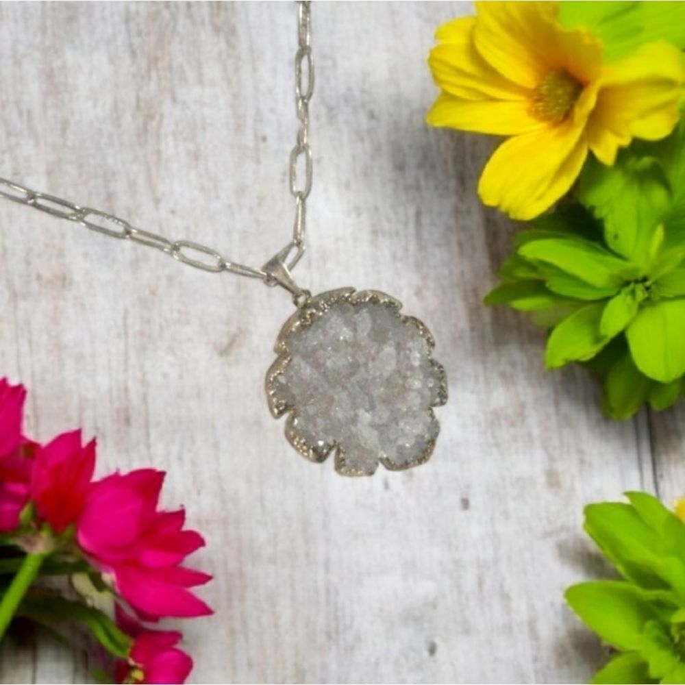 Hespera Natural Amethyst Cluster Druzy Quartz Paperclip Necklace 15 inch Chain